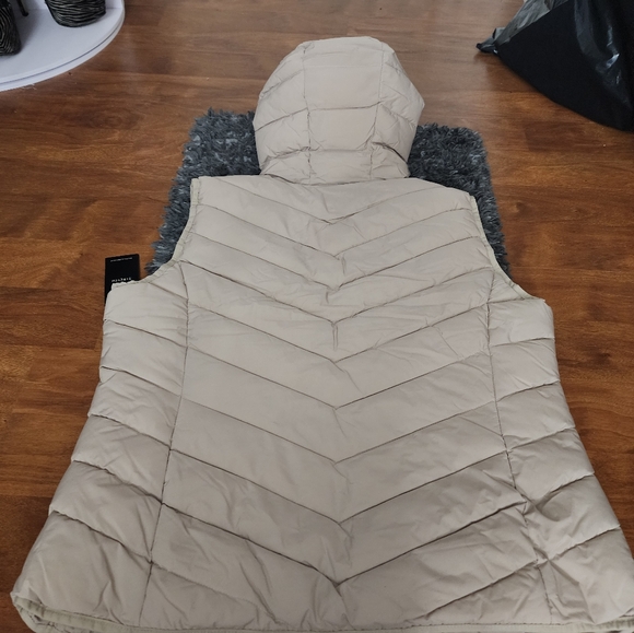 NWT Lauren Ralph Lauren Birch Tan  Stretch Hooded Puffer Vest Size XL  $150 - Picture 9 of 16